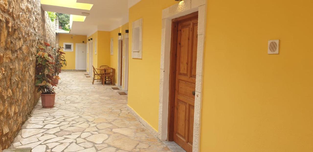 Escape Rooms Himare Exterior photo