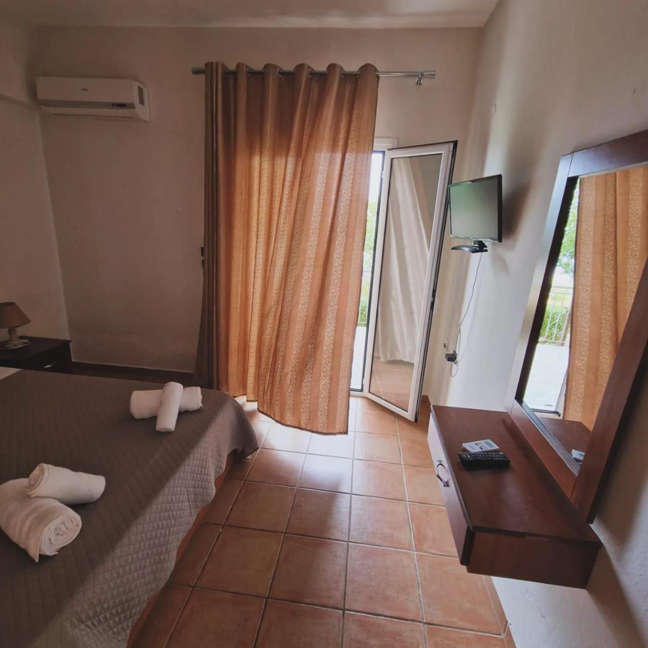 Escape Rooms Himare Exterior photo